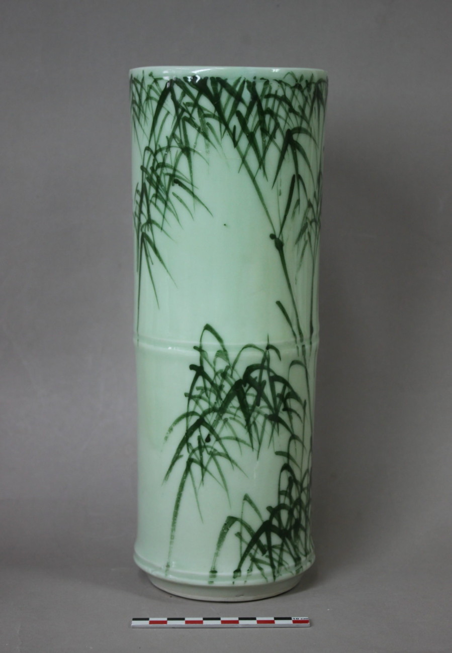 Restauration d'un vase en porcelaine