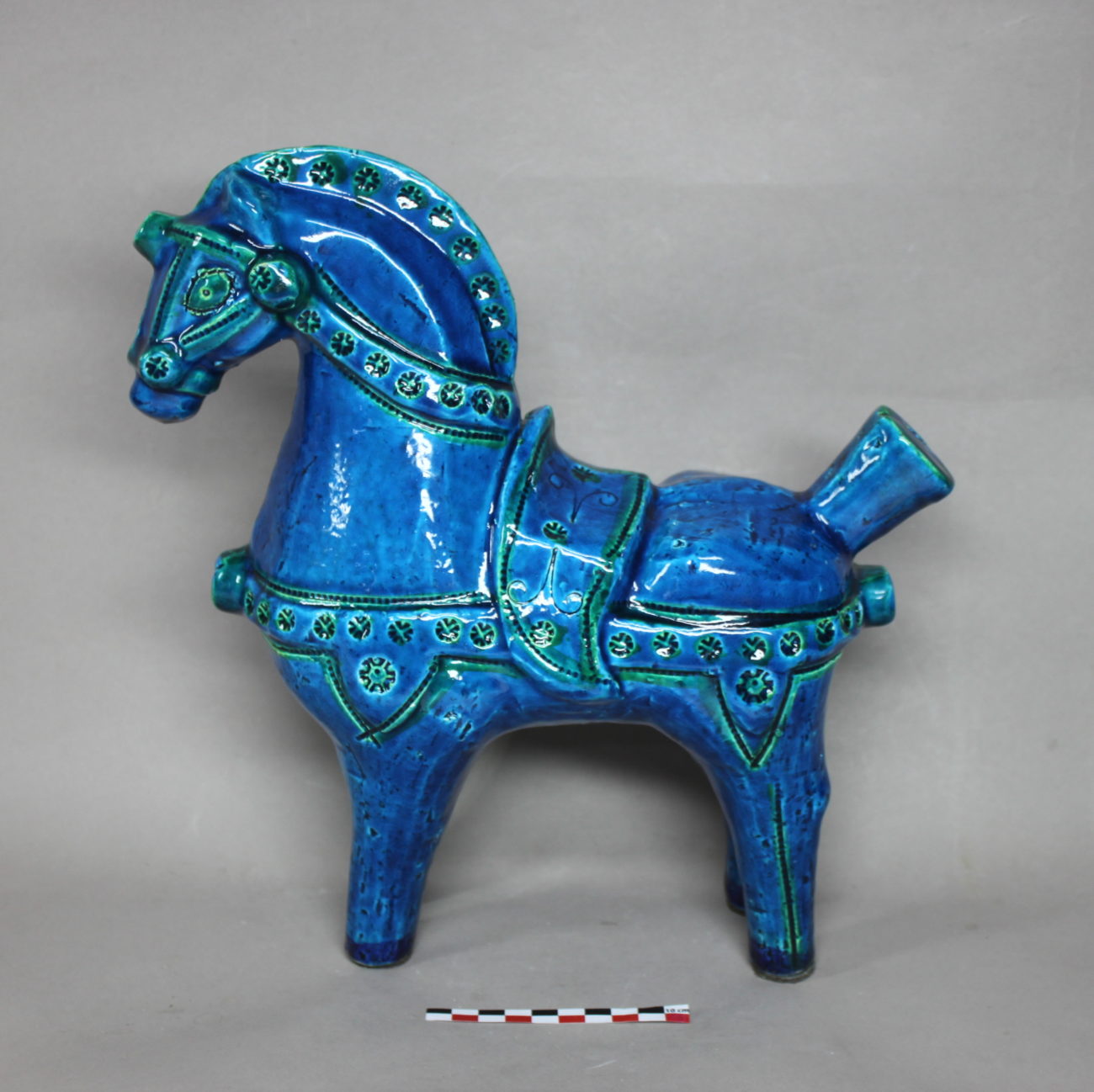 Restauration d'un cheval en faïence d'Aldo Londi, , série Rimini bleu 