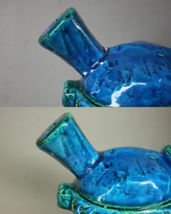 Restauration /réparation d'une céramique /céramiste en atelier Paris/Lille, cheval en faïence d'Aldo Londi série Rimini bleu