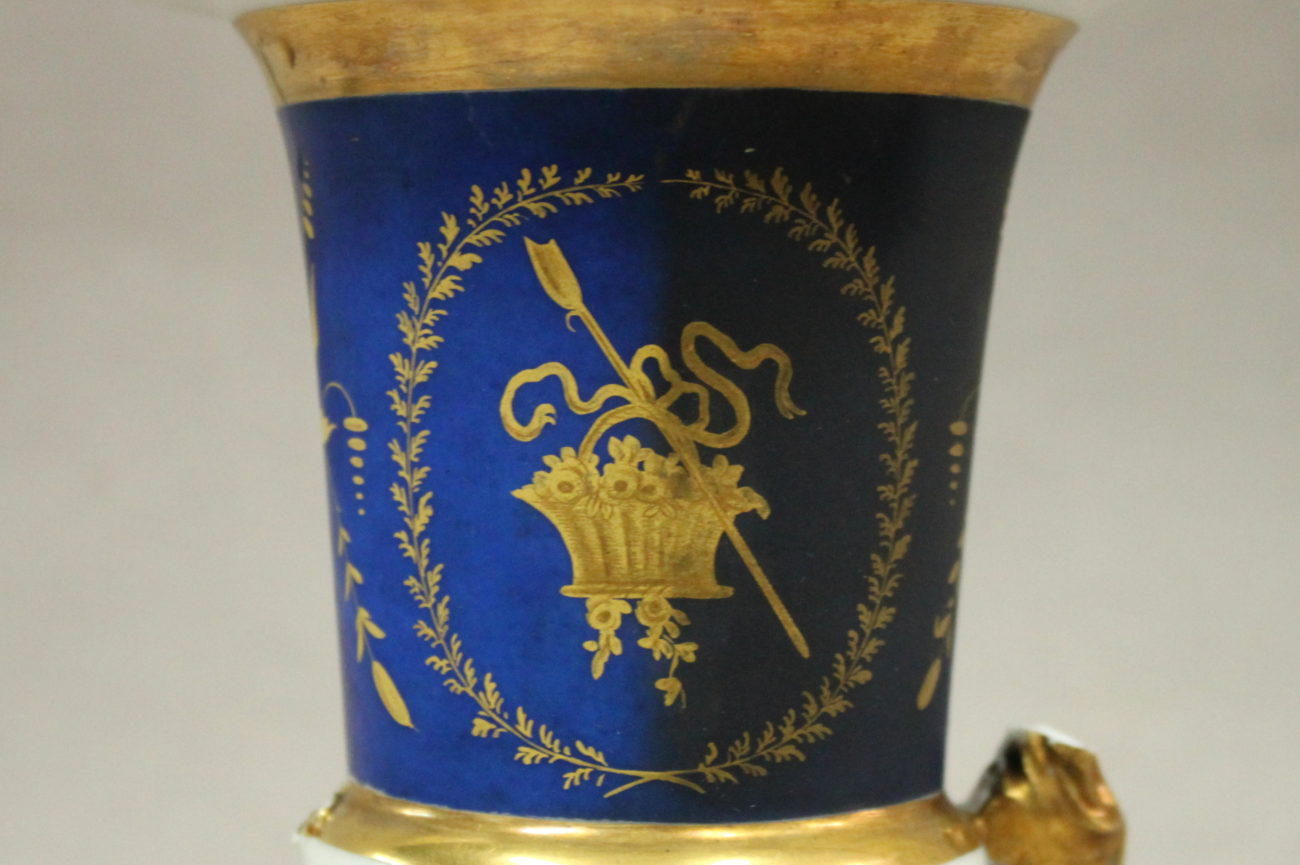 Restauration d’un vase en porcelaine doré