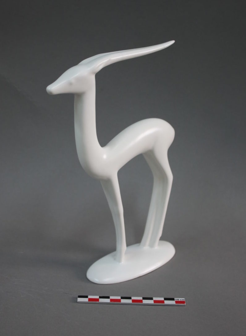 Restauration d’une figurine de gazelle Art déco – années 1930 – Villeroy & Boch au Luxembourg