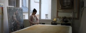 Restauration /réparation d'une céramique /céramiste en atelier Paris/Lille, d’une sculpture de danseuse, terre cuite émaillée et patinée à froid