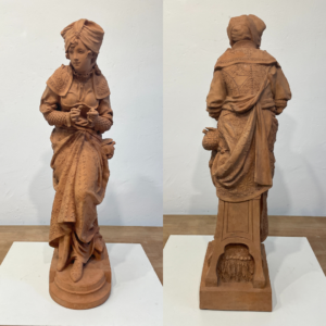 Restaurateur qualifié / travail de qualité /travail d’excellence /Restaurateur / Restauratrice / Artisan d’art /expert / spécialiste en restauration d’œuvres d’art /réparation / nettoyage / dérestauration/ restitution de manques / comblement / bouchage de trou / collage d'une céramique /céramiste / recollage vase / réparer vase ou assiette / réparer une sculpture / pour un vase / assiette /pot / plat / carreau / sculpture / verre / émail / biscuit / porcelaine / faïence / porcelaine / terre cuite / terre crue / céramique archéologique / grès cérame / en atelier à Paris /Paris centre /Lille / atelier à Lille / Atelier dans le Nord/ Marcq-en-Barœul /Bondue / Villeneuve-d'Ascq / Belgique / Pas-de-Calais Nord /Hauts-de-France / Lens / Louvre Lens / France Axelle Bourgeois, Louvre, Musée, institution muséale / FFCR / INP / Institut National du Patrimoine / diplômé / musées de France, musée de Sèvres, monuments historiques, collections publiques, patrimoine français, collection de céramiques, conservation-restauration d’une sculpture en terre cuite du sculpteur français Carrier-Belleuse